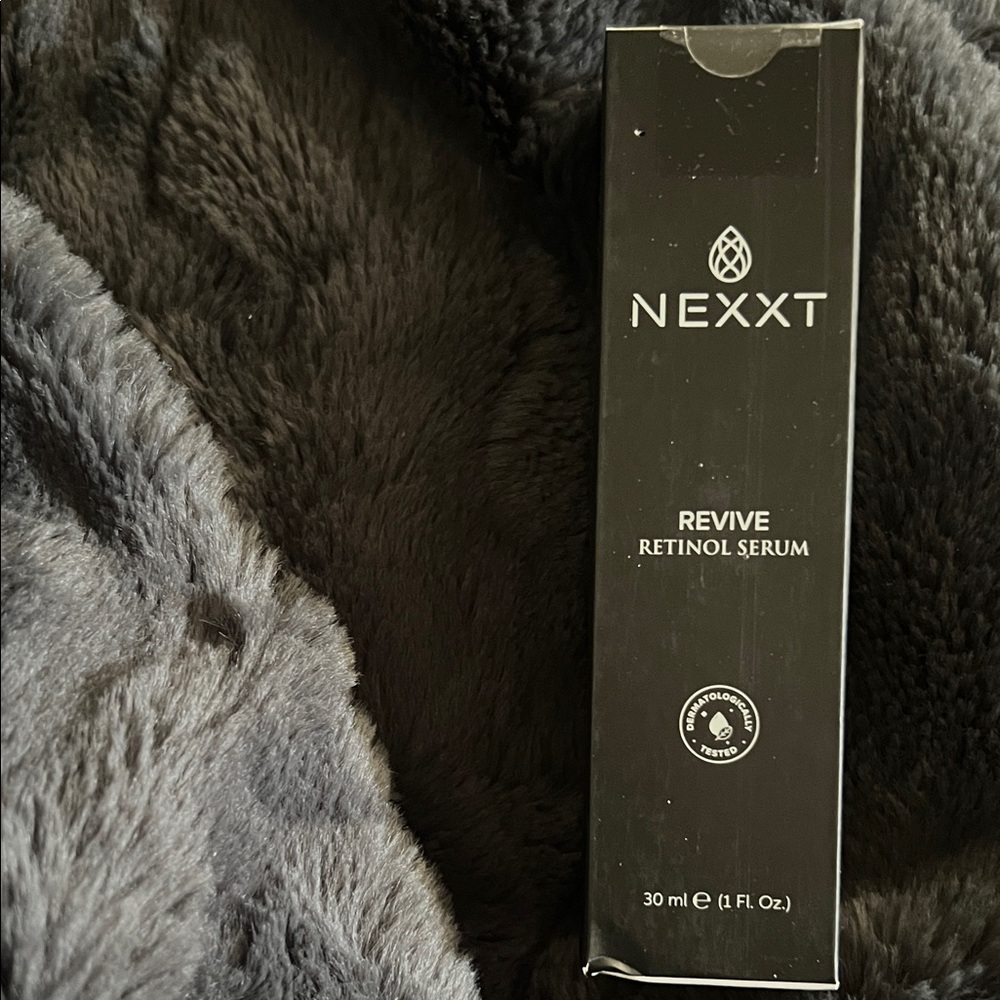 NEXXT Revive Retinol Serum - Black